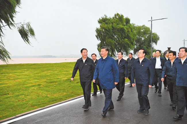 习近平总书记了解沿黄地区.jpg
