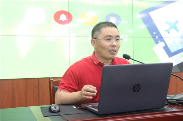 通过多年的努力，崔国才的科技创新及科普工作为社会做出了突出贡献，取得了骄人成绩。.jpg