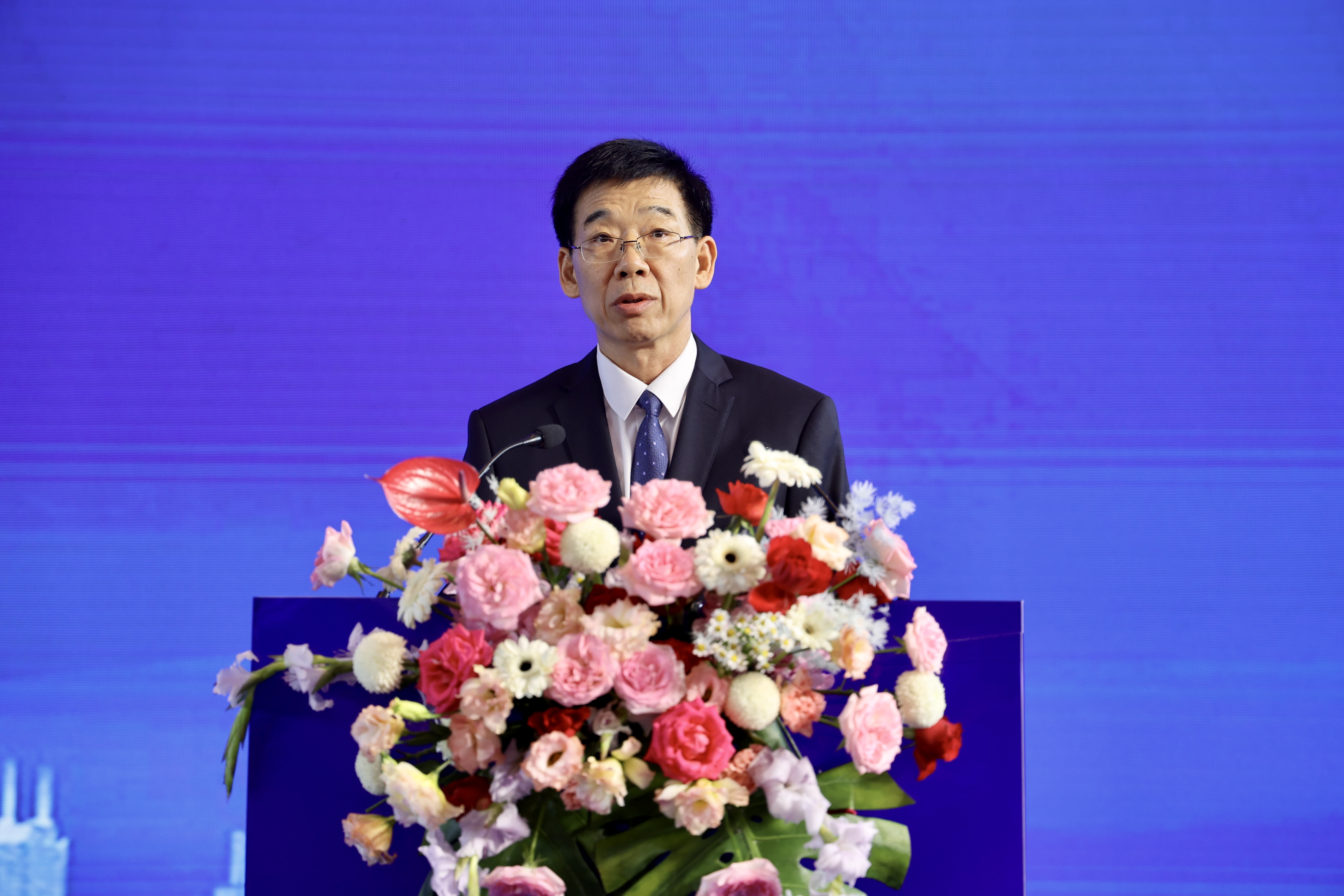 吕国范主席.jpg